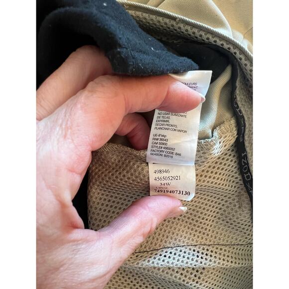 IZOD Golf Classic Men's Tan Flat Front Zipper Cargo Size 34 Khaki Shorts - Picture 4 of 5